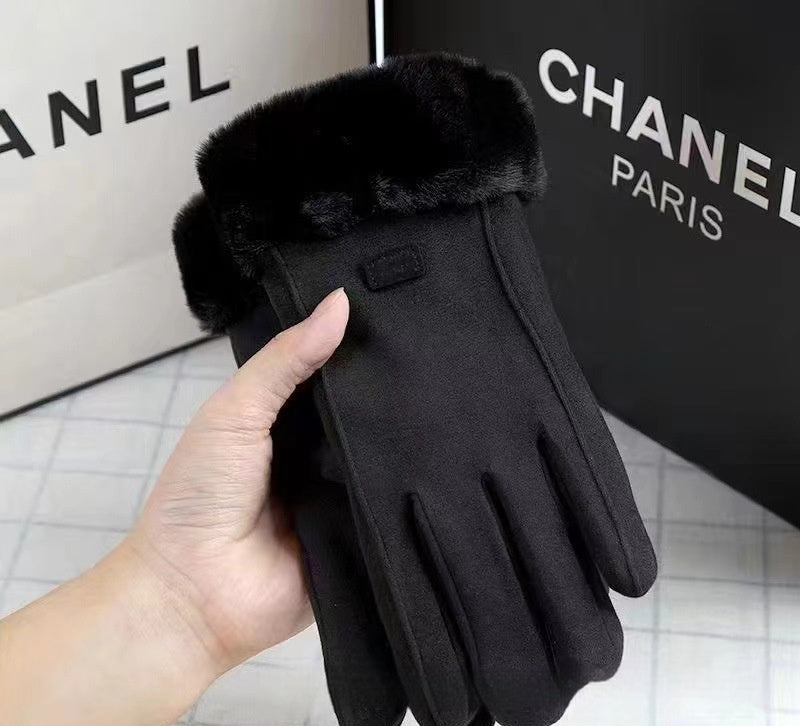 Cozy Velvet Gloves For Women